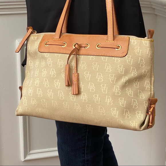 Dooney & Bourke Shoulder Bag Gold with Tan leather details - Picture 12 of 13
